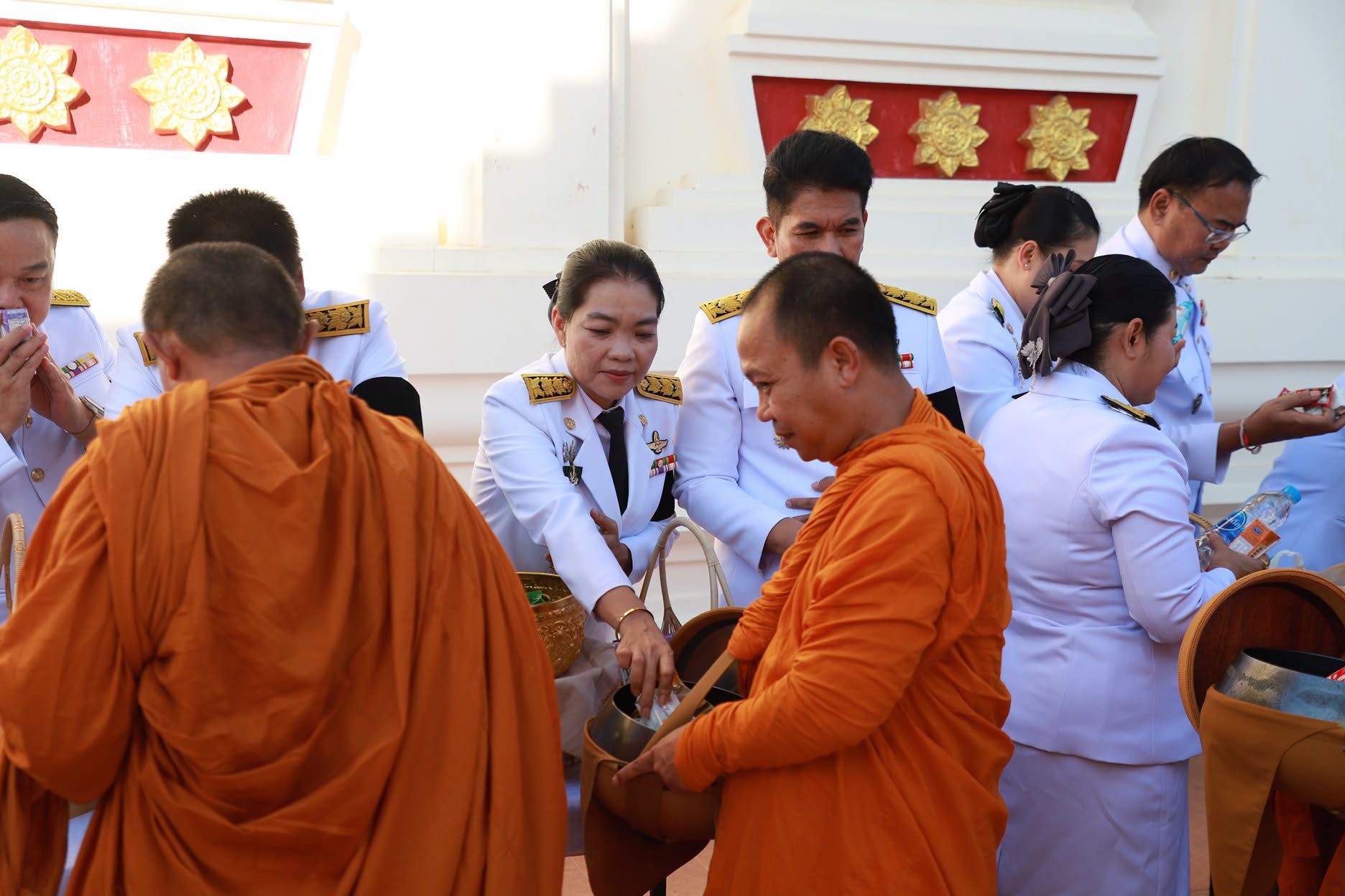 title - ส.ป.ก.ยโสธร ร่วมงานพิธีทางศาสนา ถวายเป็นพระกุศล แด่สมเด็จพระเจ้าลูกเธอ  เจ้าฟ้าพัชรกิติยาภา นเรนทิราเทพยวดี กรมหลวงราชริณีสิริพัชร มหาวัชราชธิดา  ในวาระครบ 15 วัน (ปัณรสมวาร) ณ พระอุโบสถ วัดศรีธรรมมาราม (พระอารามหลวง)